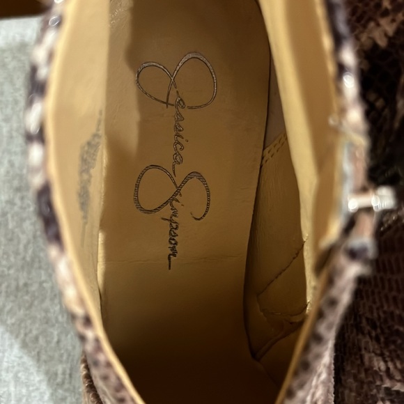 Jessica Simpson Layra snakeskin booties, size 8/38.5 - Picture 6 of 9